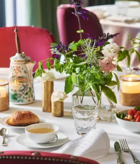 Breakfast & Honesty Bar