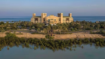 Anantara Desert Islands Resort & Spa