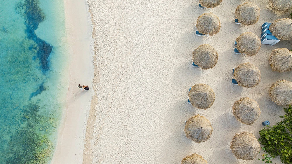 Beaches like Eagle Beach, Palm Beach, etc