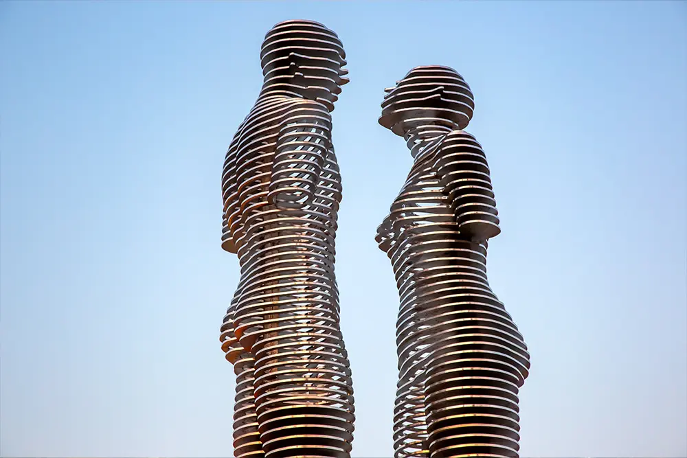 Ali and Nino statue in Batumi