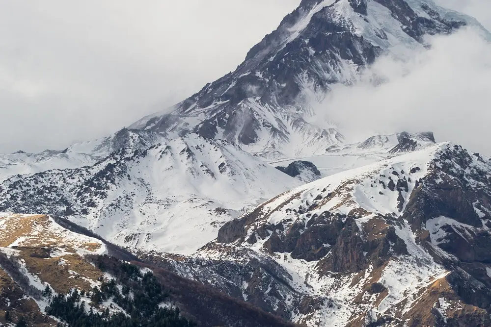 4WD mountain adventure in Kazbegi