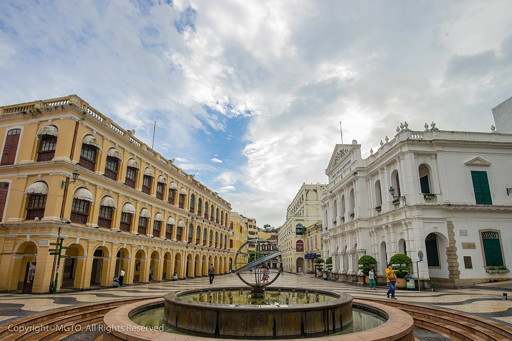 Senado Square